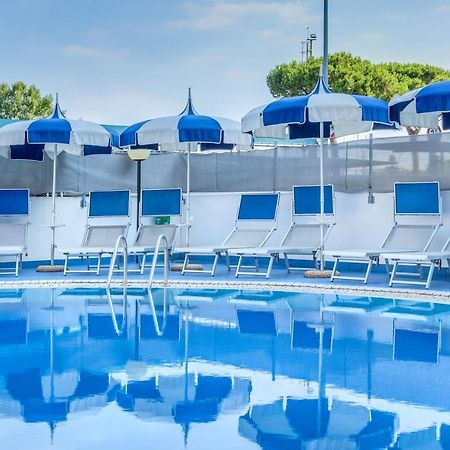 Apartaments Suites Ambassador 卡奥莱 外观 照片