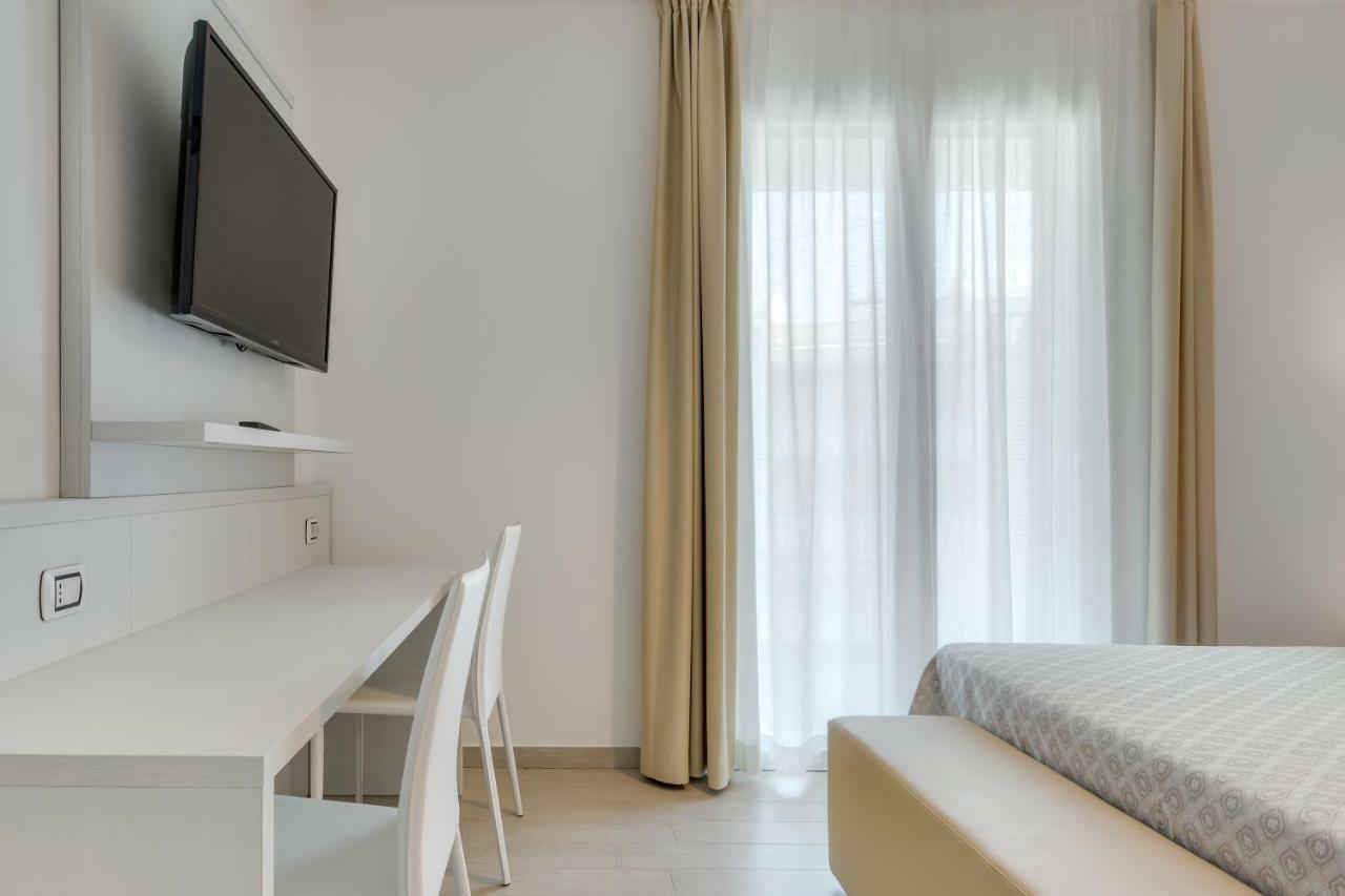 Apartaments Suites Ambassador 卡奥莱 外观 照片