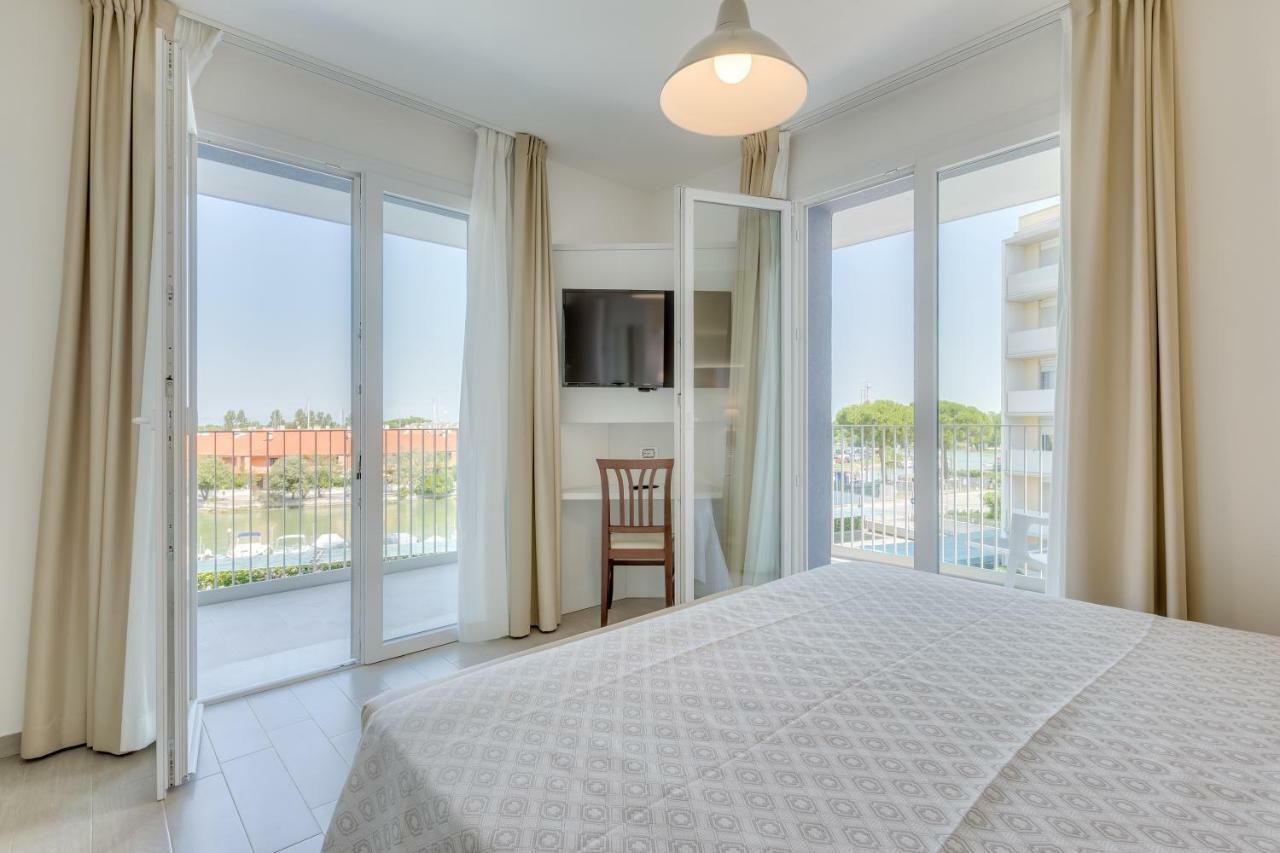 Apartaments Suites Ambassador 卡奥莱 外观 照片