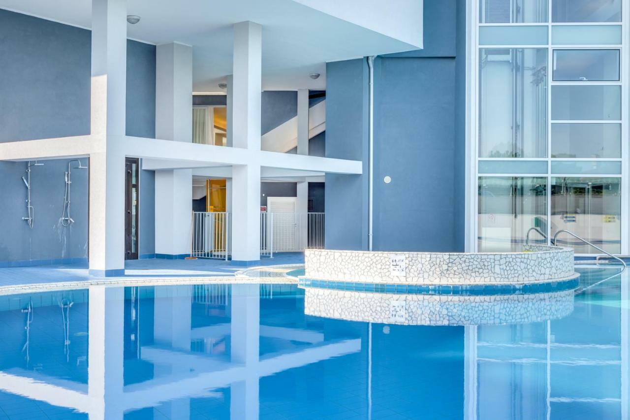 Apartaments Suites Ambassador 卡奥莱 外观 照片