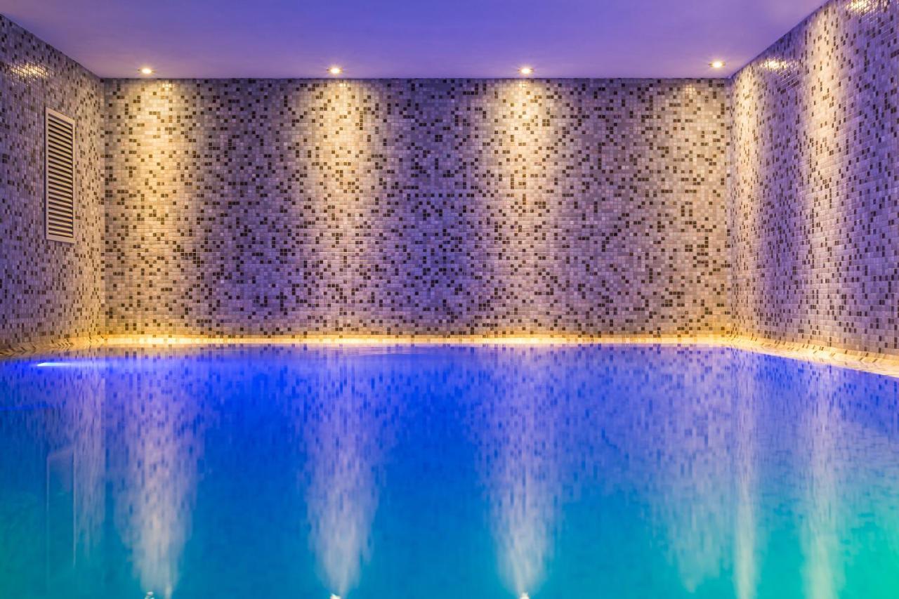 Apartaments Suites Ambassador 卡奥莱 外观 照片